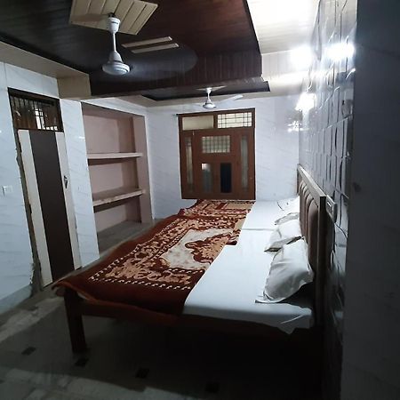 Subhadra Guest House マトゥラー エクステリア 写真