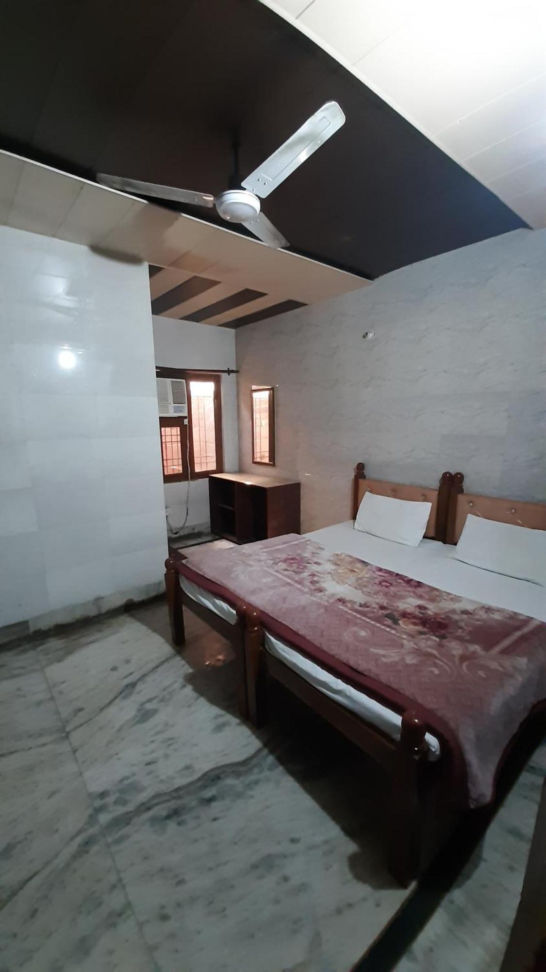Subhadra Guest House マトゥラー 部屋 写真