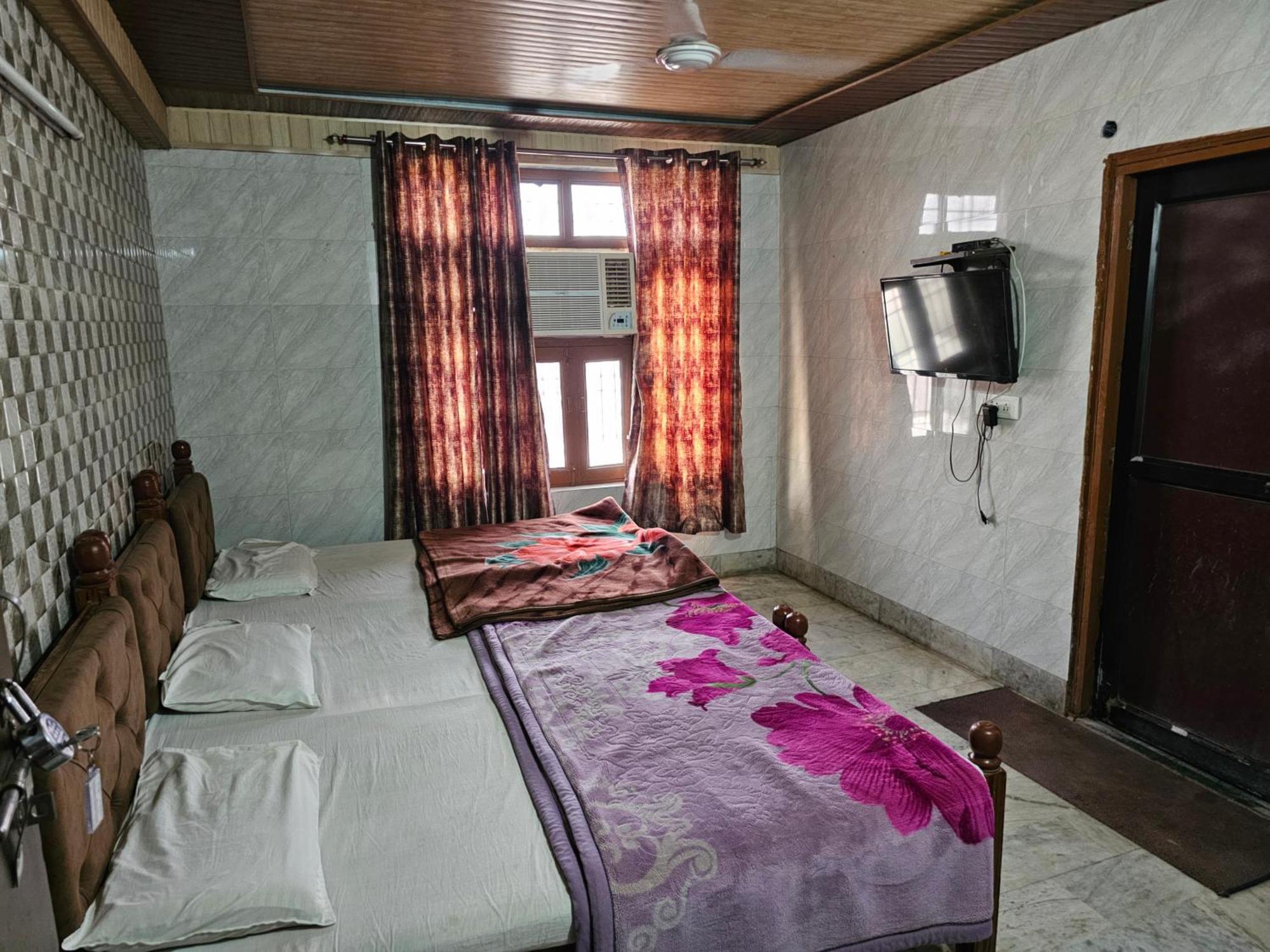 Subhadra Guest House マトゥラー 部屋 写真