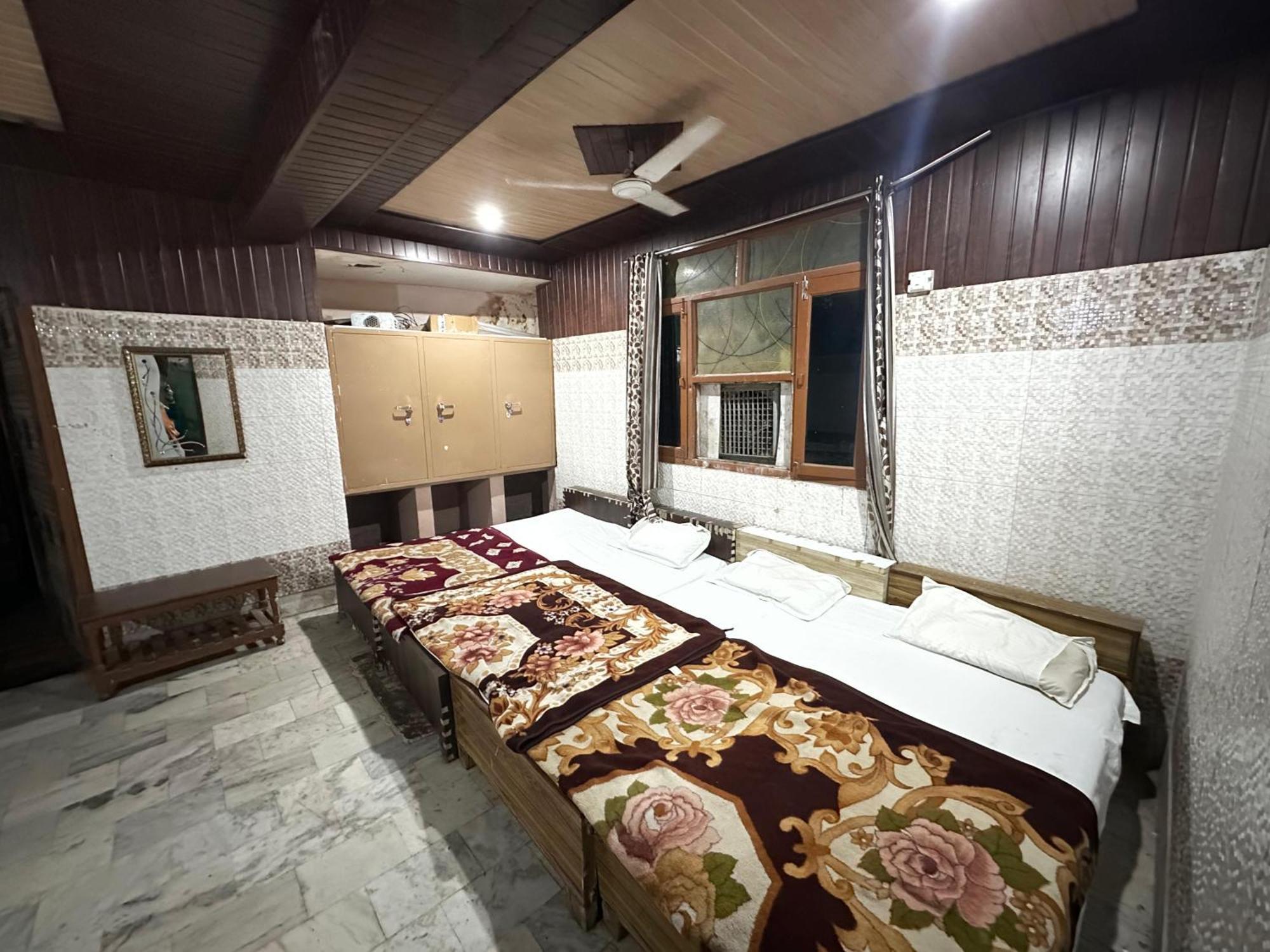 Subhadra Guest House マトゥラー エクステリア 写真