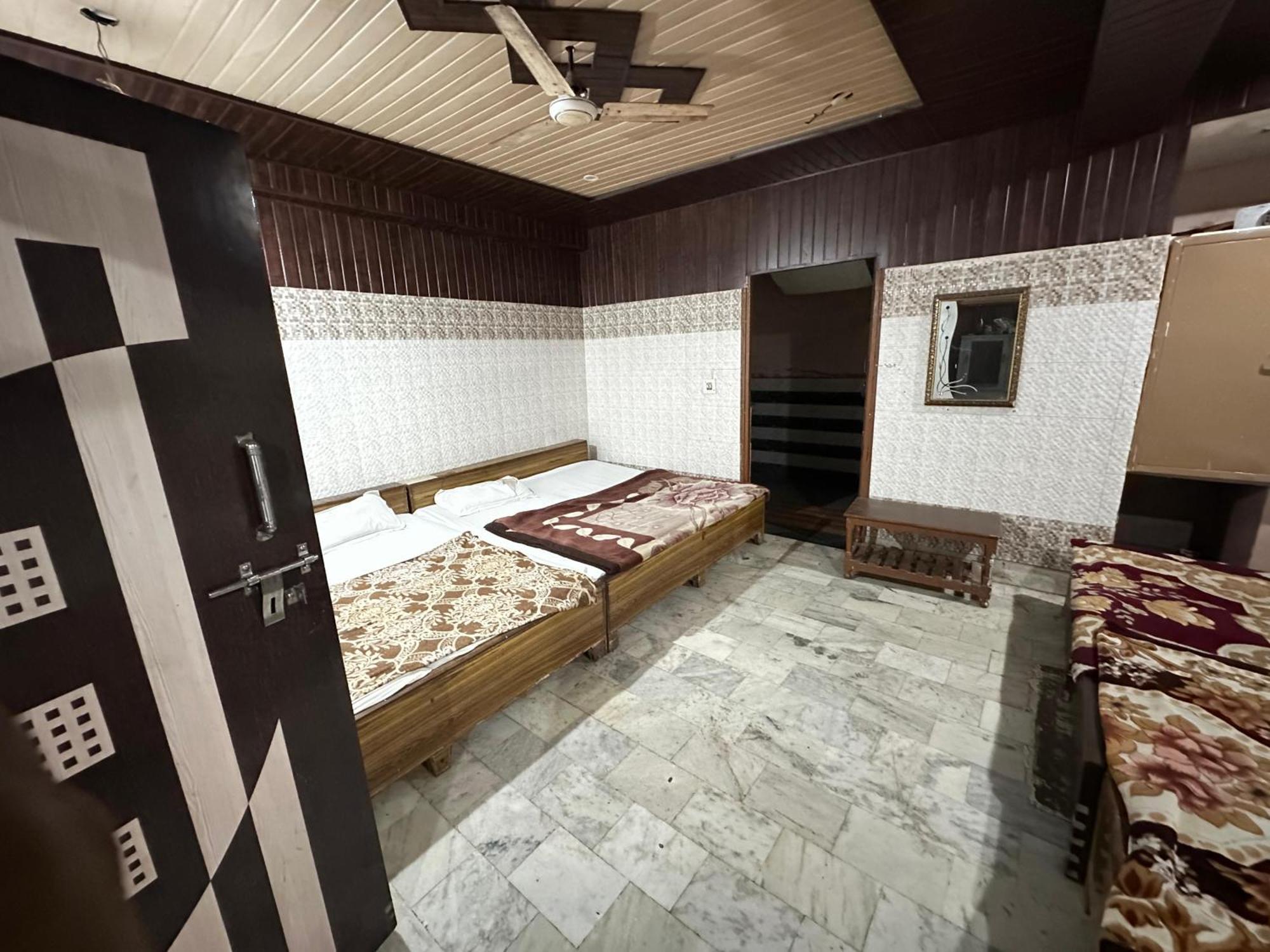 Subhadra Guest House マトゥラー エクステリア 写真